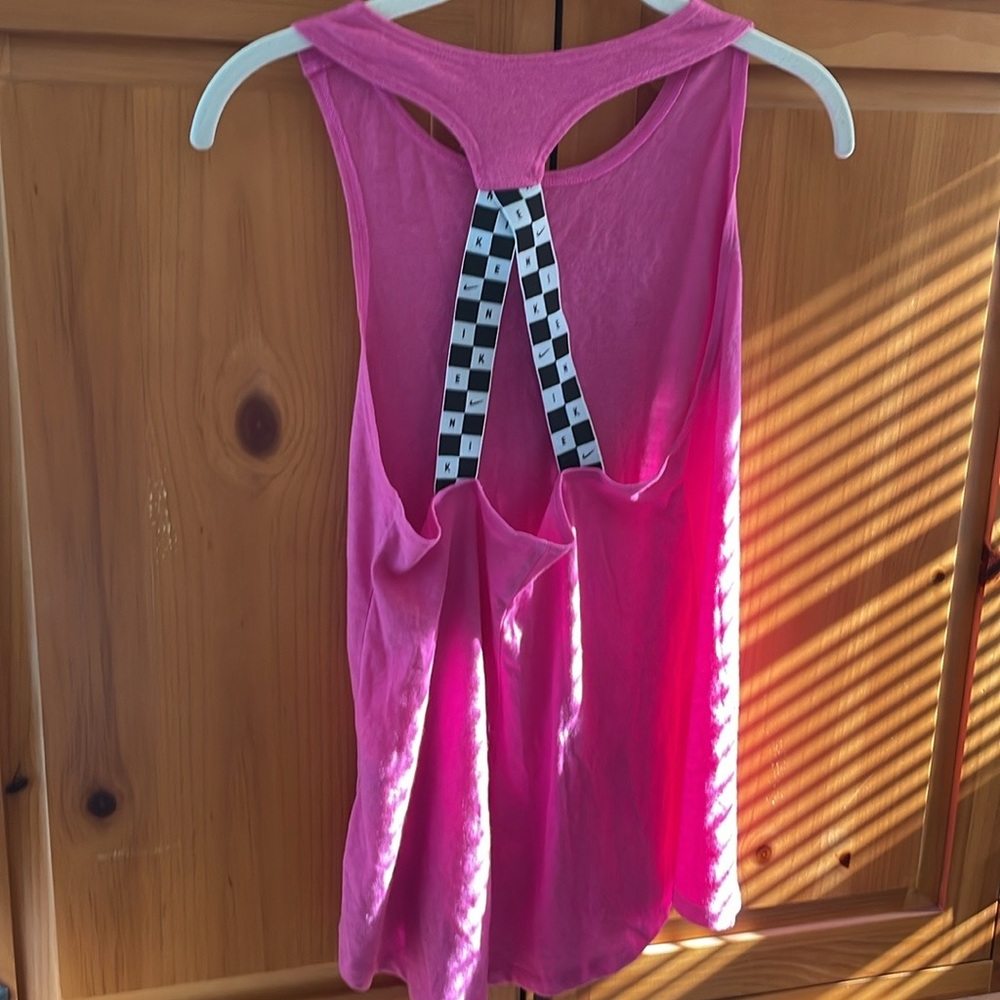 NIKE ✔️Bright Pink Tank Top 🩷🏁 - Picture 8 of 12